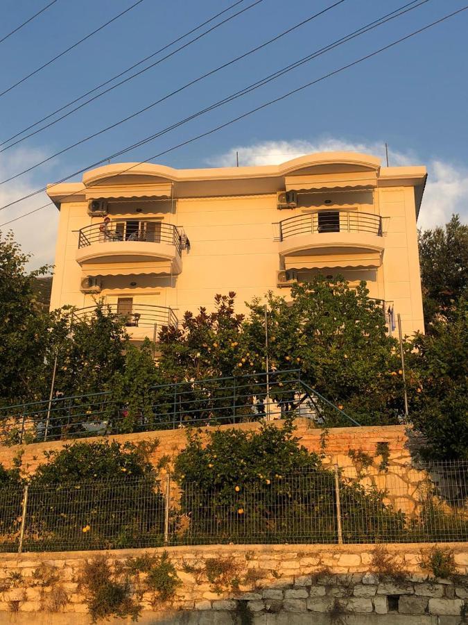 Apartments Vila Emiliano Borsh Exteriér fotografie